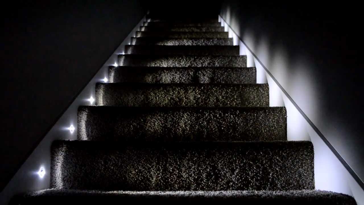Ideas decorar escaleras con iluminación
